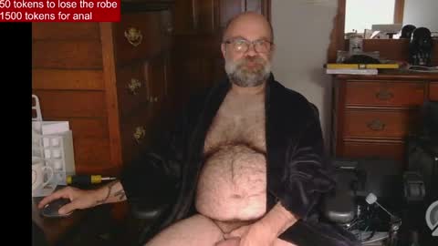 Snapshot of hairydaddybear69 chatting on 1, 4, 2026 HairyDaddyBear69 online show from 1, 4, 2026