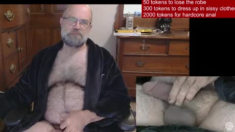 Snapshot of hairydaddybear69 chatting on 8, 4, 2026 HairyDaddyBear69 online show from 8, 4, 2026