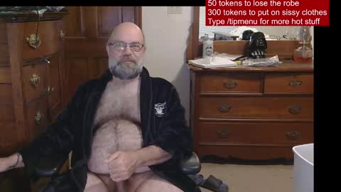 Snapshot of hairydaddybear69 chatting on 14, 4, 2026 HairyDaddyBear69 online show from 14, 4, 2026