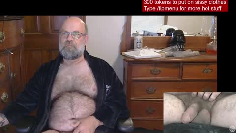 Snapshot of hairydaddybear69 chatting on 17, 4, 2026 HairyDaddyBear69 online show from 17, 4, 2026