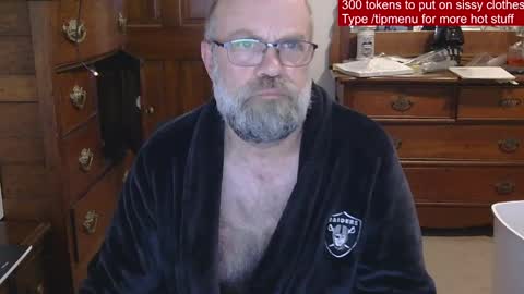 Snapshot of hairydaddybear69 chatting on 20, 4, 2026 HairyDaddyBear69 online show from 20, 4, 2026