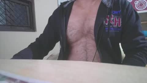 Snapshot of hairyguy1212 chatting on 27, 11, 2025 Hairyguy121 online show from 27, 11, 2025