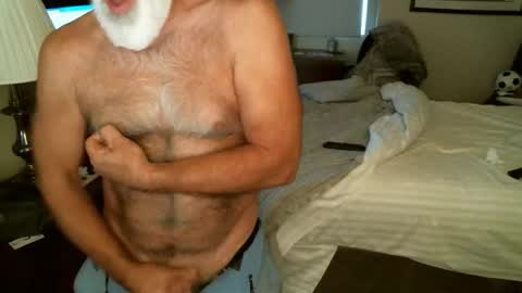 Snapshot of hairypecsguy chatting on 17, 4, 2026 Hairy pecs online show from 17, 4, 2026