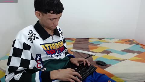 Snapshot of halan_demon chatting on 3, 2, 2025 halan_demon online show from 3, 2, 2025