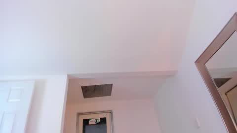 Halie  online show from 22, 10, 2025