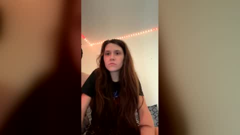 Snapshot of hallee_babexx10 chatting on 2, 6, 2026 Hallee online show from 2, 6, 2026