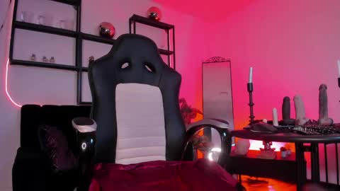 Snapshot of halley_ravenn chatting on 31, 3, 2026 halley_ravenn online show from 31, 3, 2026