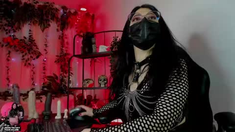 Snapshot of halley_ravenn chatting on 5, 5, 2026 halley_ravenn online show from 5, 5, 2026