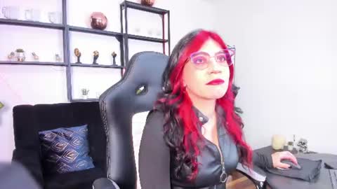 Snapshot of halley_ravenn chatting on 19, 6, 2026 halley_ravenn online show from 19, 6, 2026