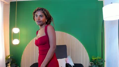 Halley Lorens online show from 12, 4, 2026