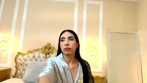 Hallie Stone online show from 17, 4, 2026