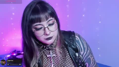 Snapshot of hallucigenia_sparza chatting on 24, 7, 2026 Hallu online show from 24, 7, 2026