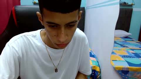 Snapshot of hamcummboy20 chatting on 4, 12, 2024 hamcummboy20 online show from 4, 12, 2024