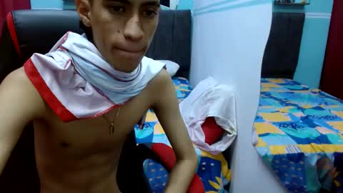 Snapshot of hamcummboy20 chatting on 14, 12, 2024 hamcummboy20 online show from 14, 12, 2024