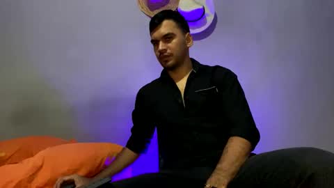 Snapshot of hamiltong12 chatting on 17, 11, 2025 hamiltong12 online show from 17, 11, 2025