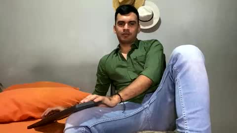 Snapshot of hamiltong12 chatting on 18, 11, 2025 hamiltong12 online show from 18, 11, 2025