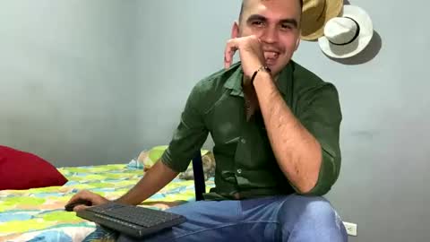 Snapshot of hamiltong12 chatting on 28, 11, 2025 hamiltong12 online show from 28, 11, 2025