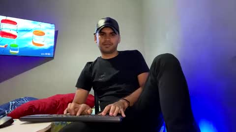 Snapshot of hamiltong12 chatting on 29, 11, 2025 hamiltong12 online show from 29, 11, 2025