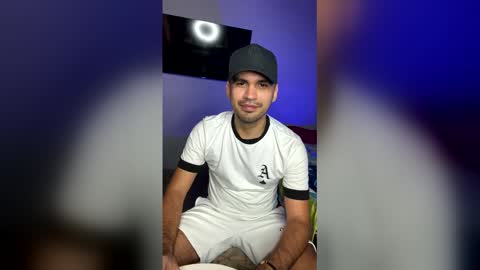 Snapshot of hamiltong12 chatting on 5, 12, 2025 hamiltong12 online show from 5, 12, 2025