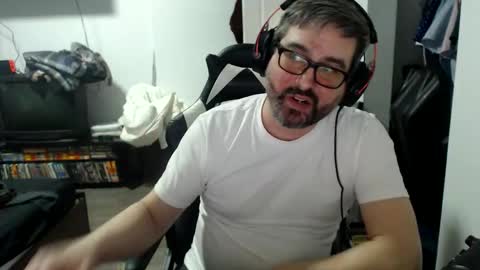 Snapshot of hammerstudboy chatting on 12, 4, 2026 hammerstudboy online show from 12, 4, 2026