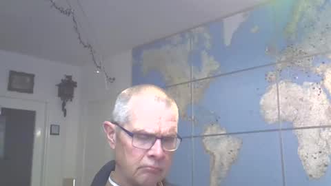 Snapshot of hamto65 chatting on 2, 3, 2025 Prefer men 80 online show from 2, 3, 2025