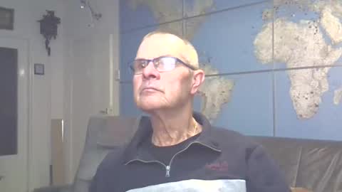 Snapshot of hamto65 chatting on 8, 3, 2025 Prefer men 80 online show from 8, 3, 2025