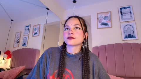 Snapshot of hanabie_ chatting on 7, 4, 2026 hanabie_ online show from 7, 4, 2026