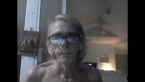 handshappyfu1 online show from 2, 10, 2025