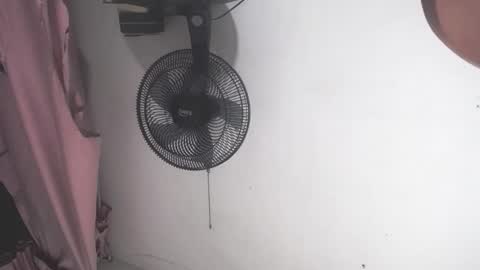 handsome_invictusiv online show from 21, 12, 2025