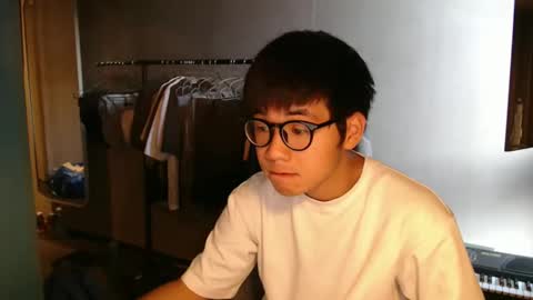 Snapshot of handsome_mannn chatting on 3, 10, 2025 handsome_mannn online show from 3, 10, 2025