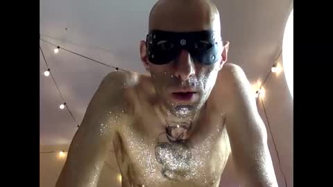 Snapshot of handsomealfie chatting on 5, 1, 2025 HandsomeAlfie online show from 5, 1, 2025