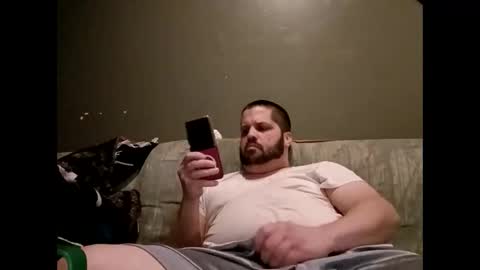 Snapshot of handsomedaddy198924 chatting on 21, 4, 2026 Handsomedaddy198923 online show from 21, 4, 2026