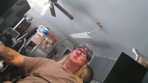 Snapshot of handyman5303 chatting on 5, 11, 2025 Handystudman online show from 5, 11, 2025