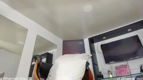 hannah dilau  online show from 28, 10, 2025