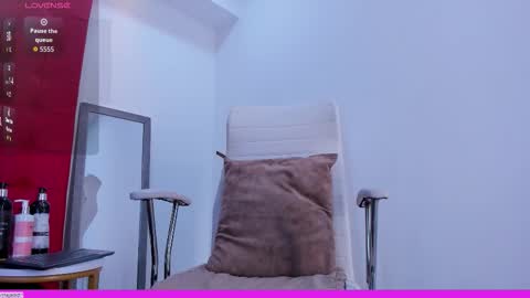 Snapshot of hanna_jadidi chatting on 15, 12, 2025 Hanna online show from 15, 12, 2025