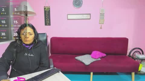 Snapshot of hanna_mature01 chatting on 13, 10, 2025 Hanna online show from 13, 10, 2025