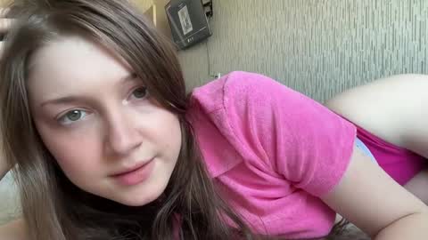 Snapshot of hanna_webber chatting on 4, 6, 2026 hanna_webber online show from 4, 6, 2026