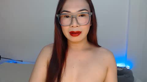 Snapshot of hannabanana_ts chatting on 4, 11, 2025 Hannah online show from 4, 11, 2025