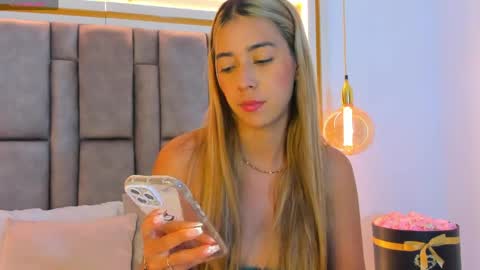 Snapshot of hannabronw chatting on 18, 4, 2026 Eliana online show from 18, 4, 2026