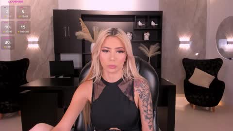  Hanna Connor  online show from 13, 9, 2025