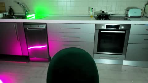 Hannah online show from 4, 3, 2025