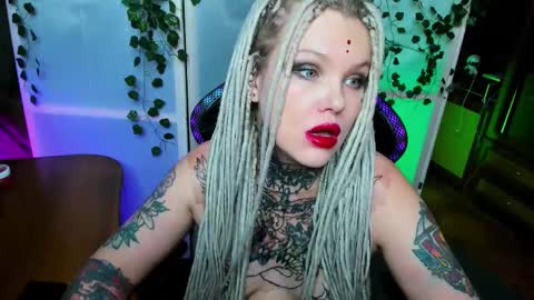 Hannah online show from 11, 11, 2025