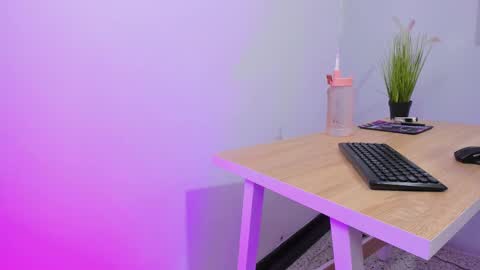 Snapshot of hannah_martinez_ chatting on 9, 10, 2025 Maira online show from 9, 10, 2025