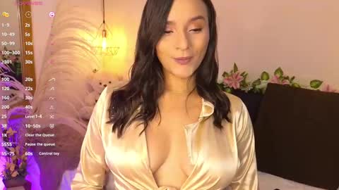 Hannah Williams online show from 26, 9, 2025