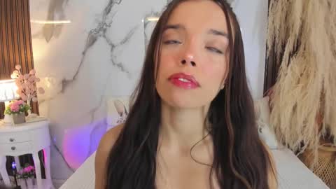 Snapshot of hannahill69 chatting on 4, 11, 2025 Hannahill69 online show from 4, 11, 2025