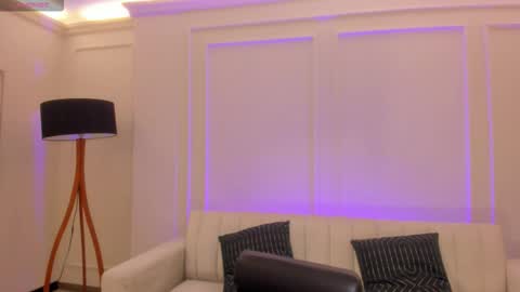 Snapshot of hannahjamesx chatting on 9, 11, 2025 HANNAH J online show from 9, 11, 2025