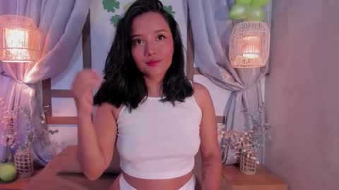 Snapshot of hannahmonttgomery chatting on 22, 3, 2026 hannahmonttgomery Help me reach 100 Hands up online show from 22, 3, 2026