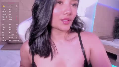Snapshot of hannahmonttgomery chatting on 6, 4, 2026 hannahmonttgomery Help me reach 100 Hands up online show from 6, 4, 2026