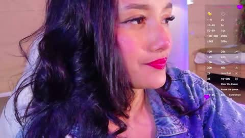 Snapshot of hannahmonttgomery chatting on 4, 6, 2026 hannahmonttgomery Help me reach 100 Hands up online show from 4, 6, 2026