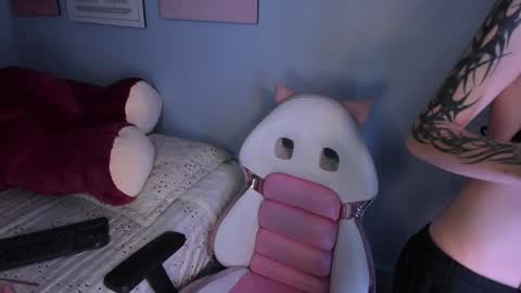 Snapshot of hannahpage chatting on 24, 5, 2026 Hannah online show from 24, 5, 2026
